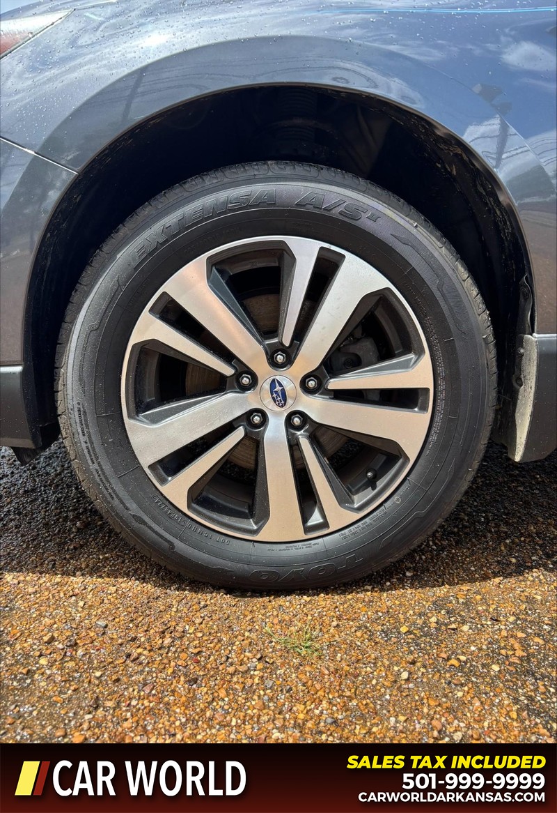 Subaru Outback Vehicle Full-screen Gallery Image 11