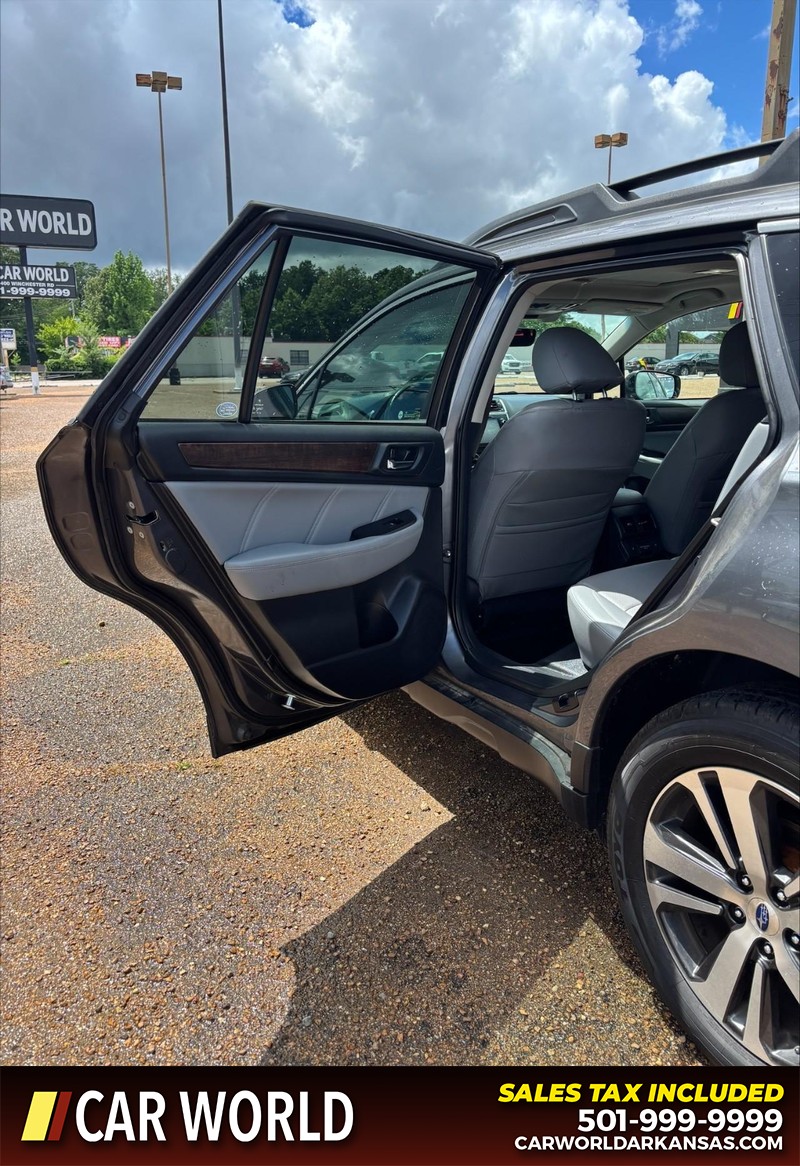 Subaru Outback Vehicle Full-screen Gallery Image 14