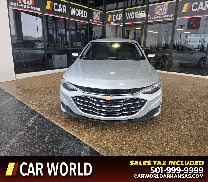 Chevrolet Malibu Vehicle Full-screen Gallery Image 2