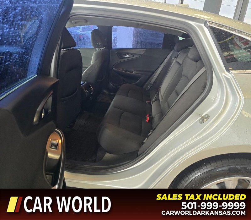 Chevrolet Malibu Vehicle Full-screen Gallery Image 10