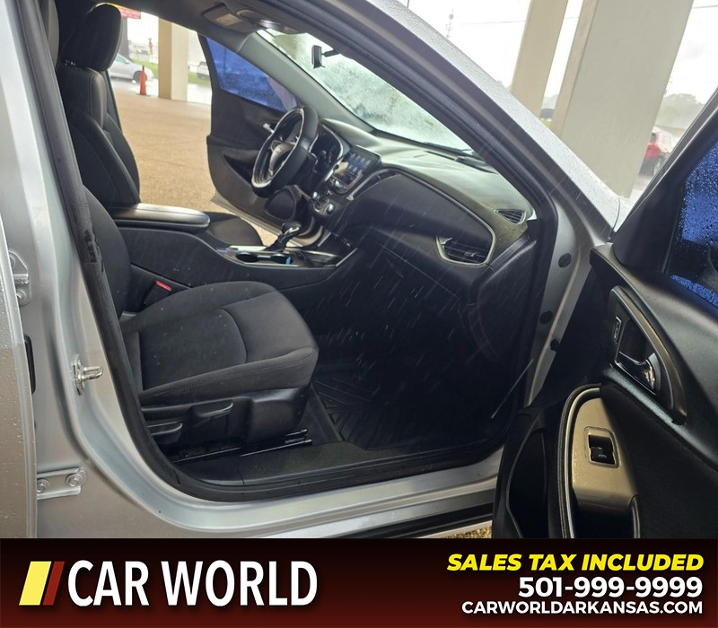 Chevrolet Malibu Vehicle Full-screen Gallery Image 11