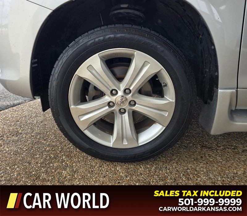 Toyota Highlander Vehicle Full-screen Gallery Image 6