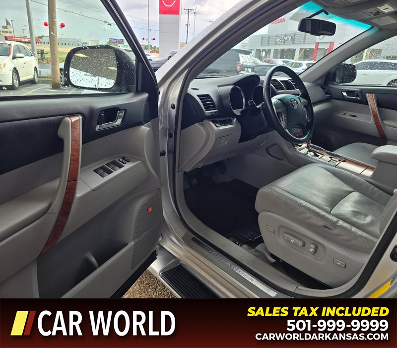 Toyota Highlander Vehicle Full-screen Gallery Image 7