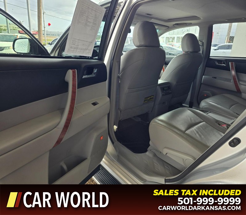 Toyota Highlander Vehicle Full-screen Gallery Image 9