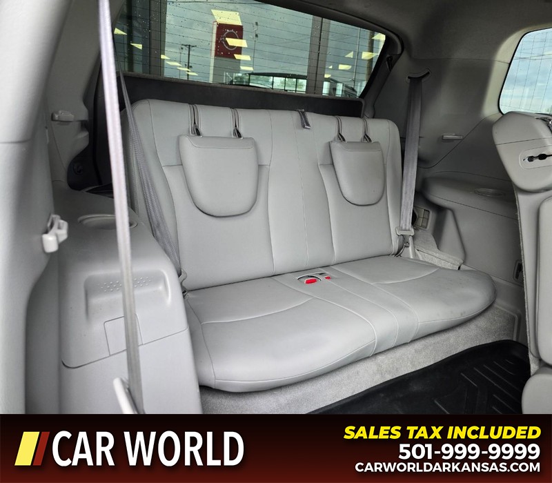 Toyota Highlander Vehicle Full-screen Gallery Image 14