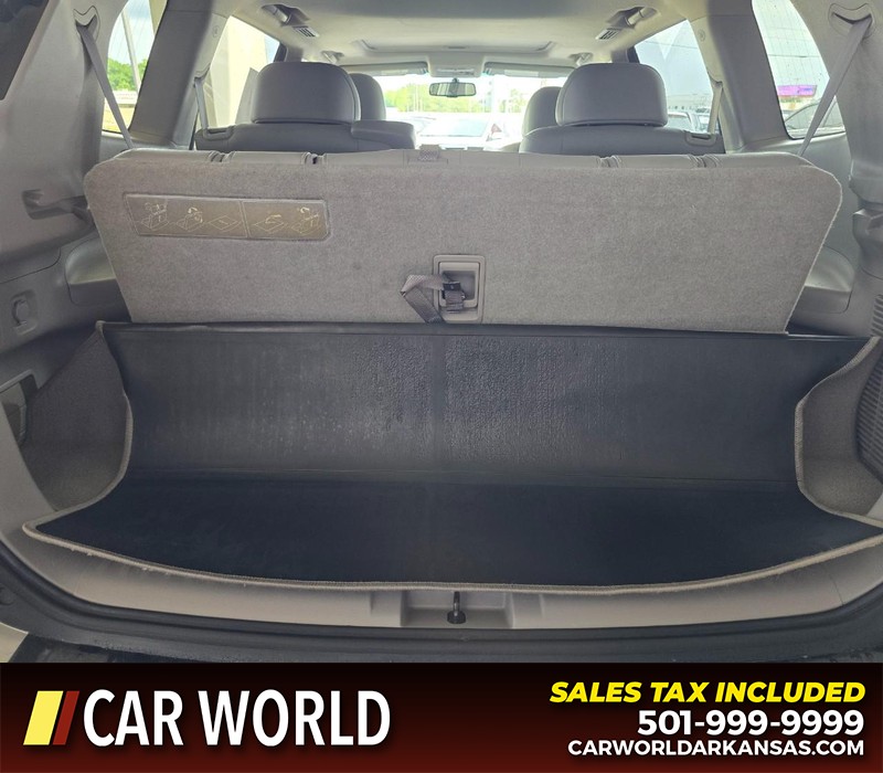 Toyota Highlander Vehicle Full-screen Gallery Image 15