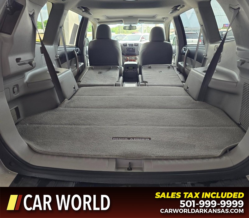 Toyota Highlander Vehicle Full-screen Gallery Image 17