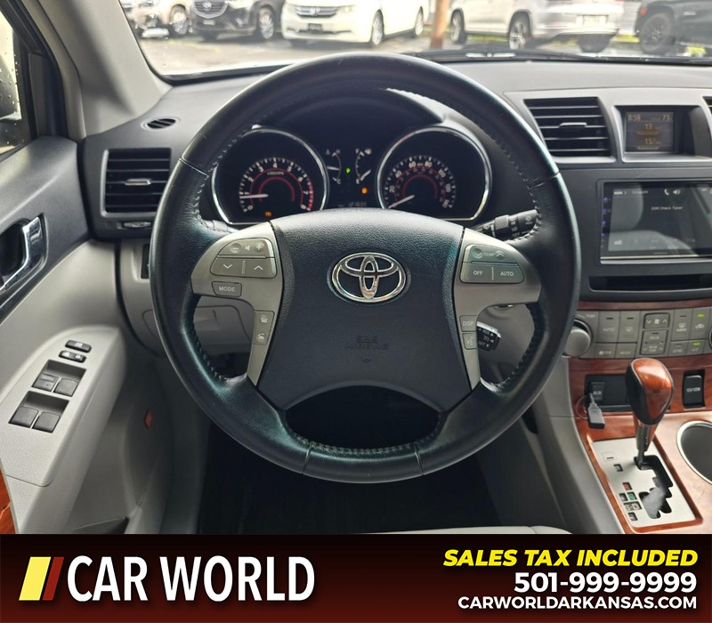 Toyota Highlander Vehicle Full-screen Gallery Image 18