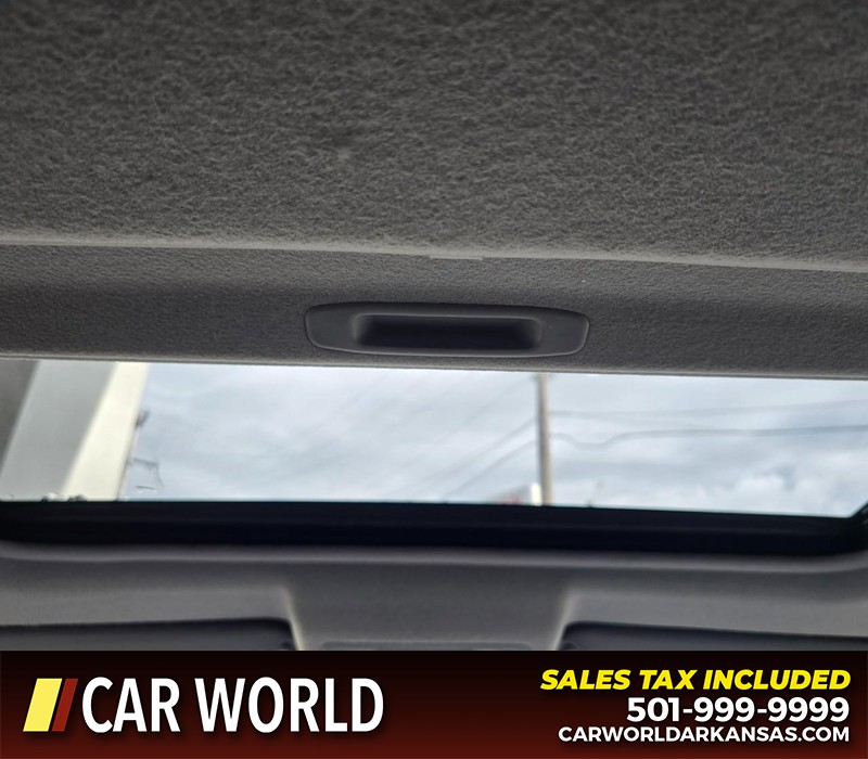Toyota Highlander Vehicle Full-screen Gallery Image 23