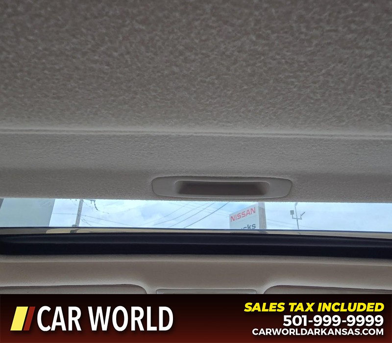 Toyota Avalon Vehicle Full-screen Gallery Image 18