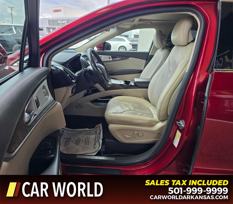 Lincoln MKX Vehicle Full-screen Gallery Image 8
