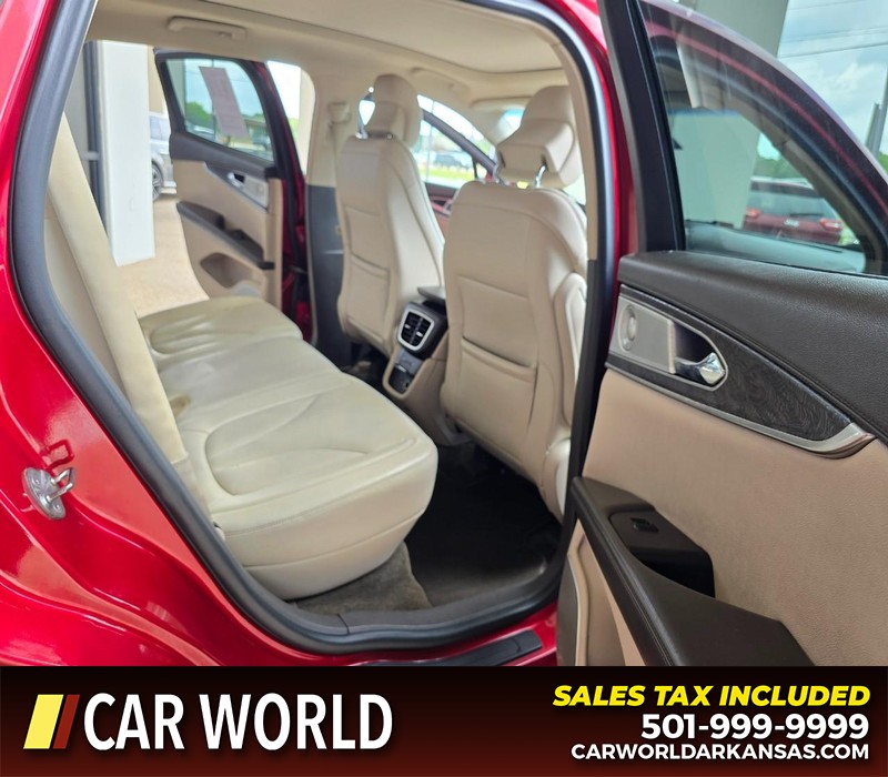 Lincoln MKX Vehicle Full-screen Gallery Image 12