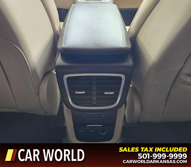 Lincoln MKX Vehicle Full-screen Gallery Image 21