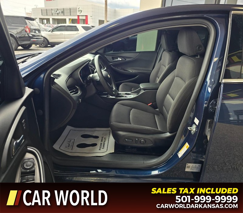 Chevrolet Malibu Vehicle Full-screen Gallery Image 8