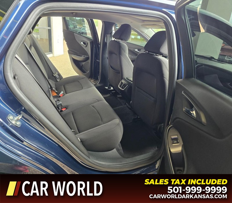 Chevrolet Malibu Vehicle Full-screen Gallery Image 12