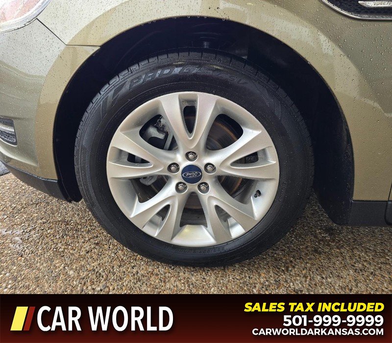 Ford Taurus Vehicle Full-screen Gallery Image 7