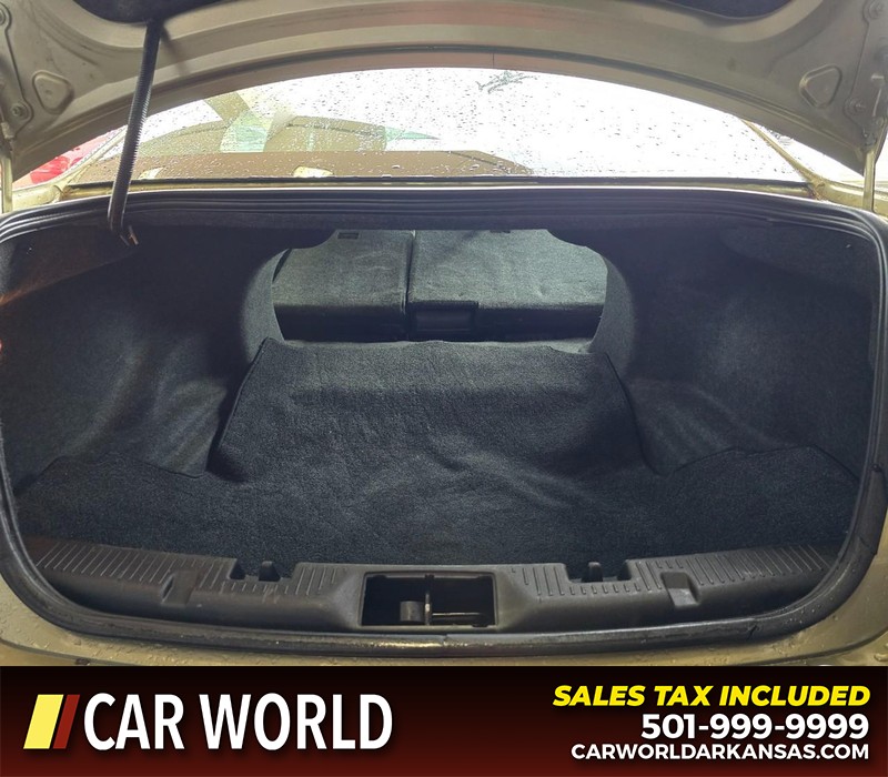 Ford Taurus Vehicle Full-screen Gallery Image 15