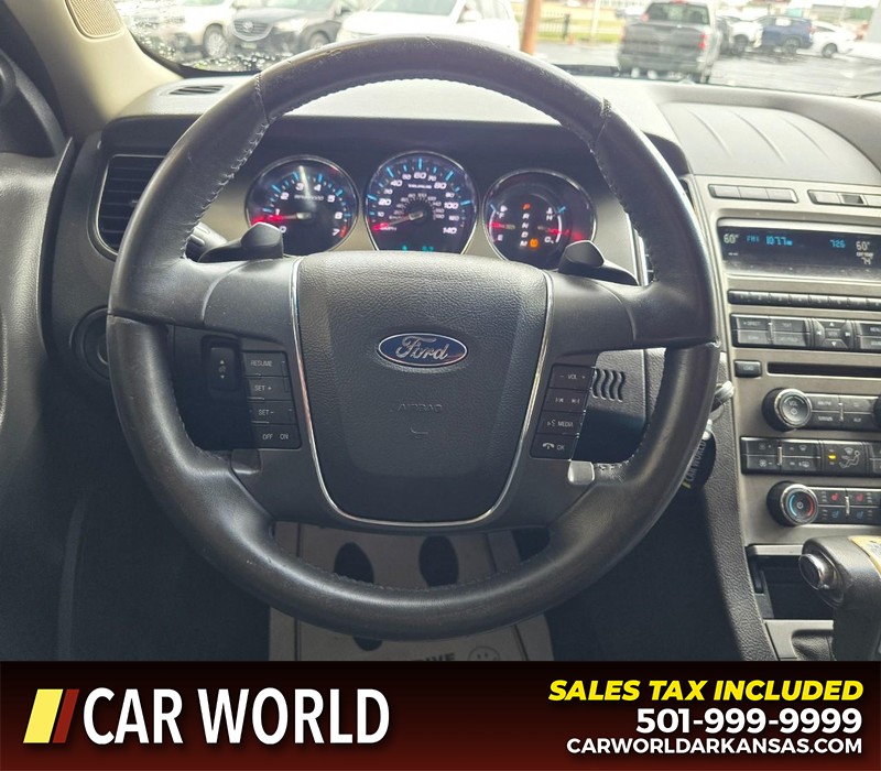 Ford Taurus Vehicle Full-screen Gallery Image 16