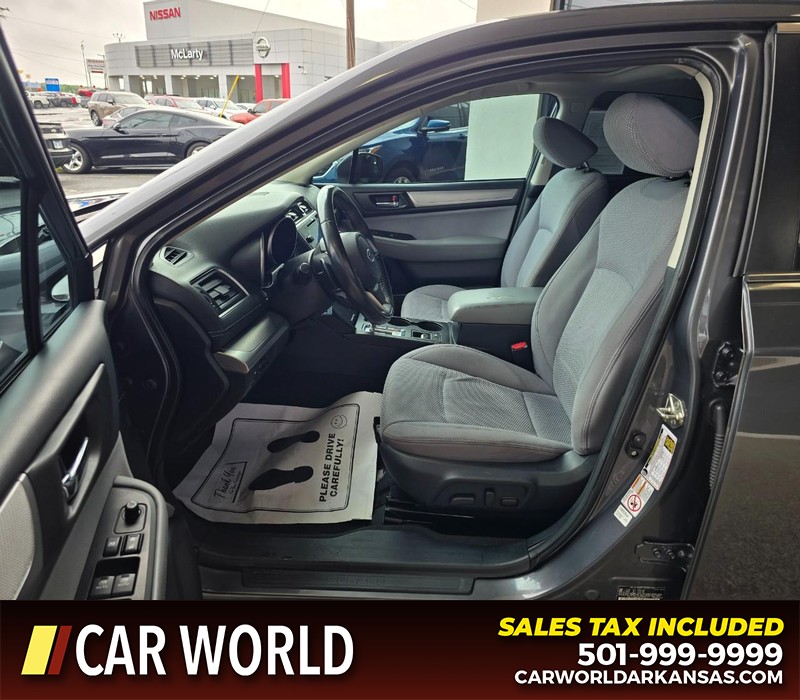Subaru Legacy Vehicle Full-screen Gallery Image 8