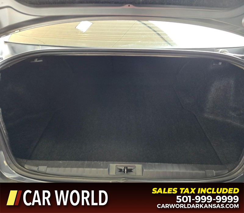 Subaru Legacy Vehicle Full-screen Gallery Image 13