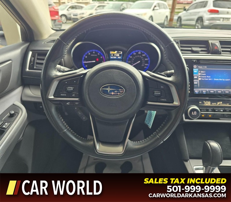 Subaru Legacy Vehicle Full-screen Gallery Image 15