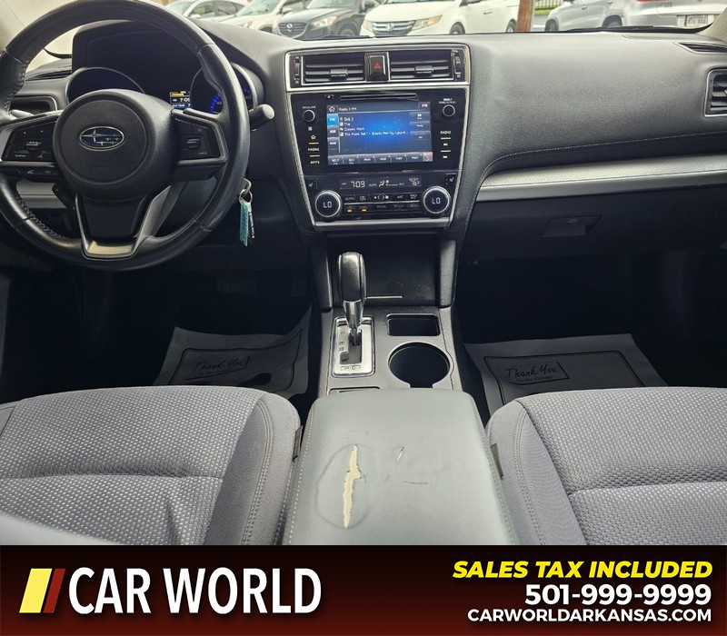 Subaru Legacy Vehicle Full-screen Gallery Image 18