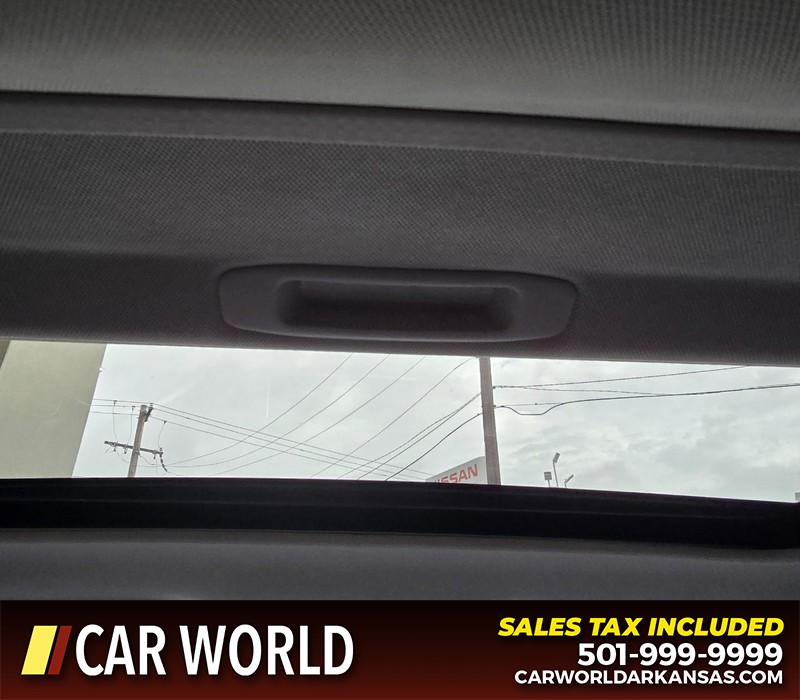 Subaru Legacy Vehicle Full-screen Gallery Image 19