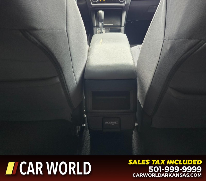 Subaru Legacy Vehicle Full-screen Gallery Image 20