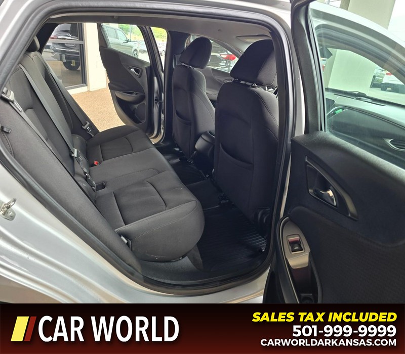 Chevrolet Malibu Vehicle Full-screen Gallery Image 12