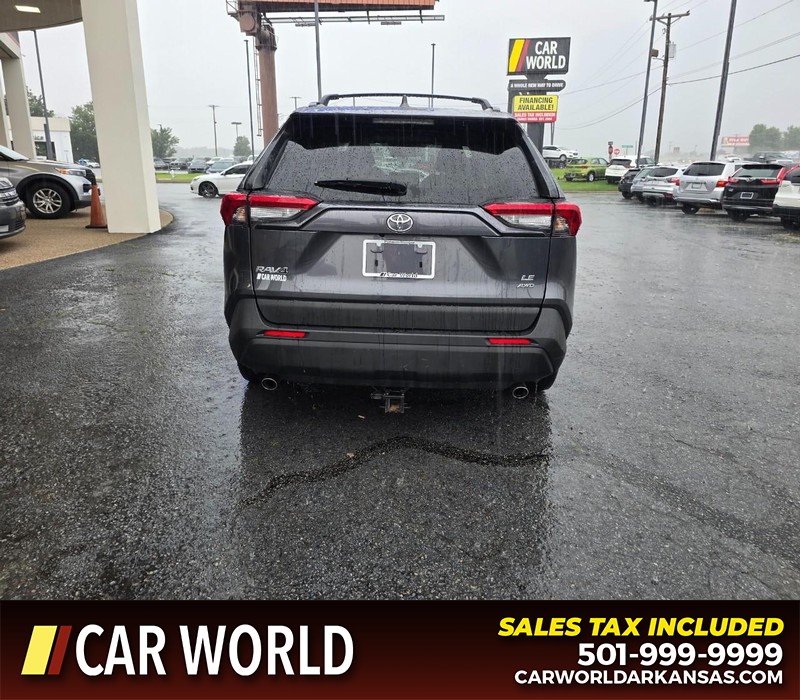 Toyota RAV4 Vehicle Full-screen Gallery Image 5