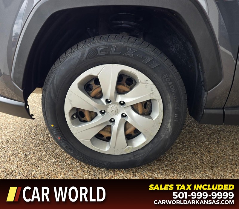 Toyota RAV4 Vehicle Full-screen Gallery Image 6