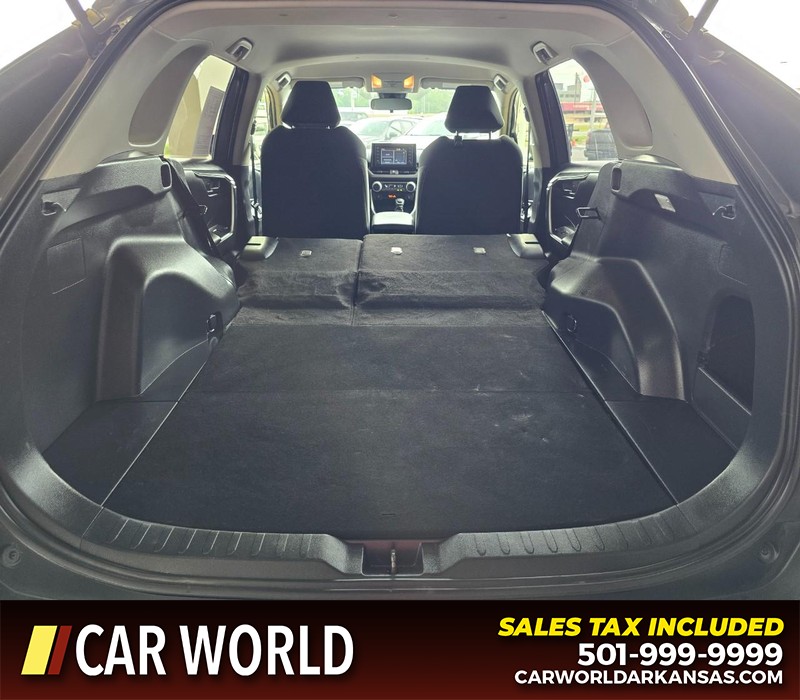Toyota RAV4 Vehicle Full-screen Gallery Image 14