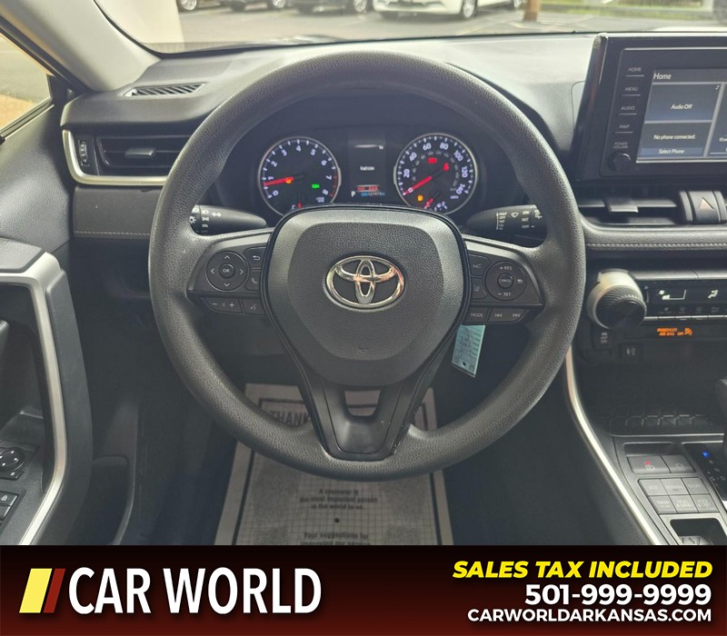 Toyota RAV4 Vehicle Full-screen Gallery Image 15