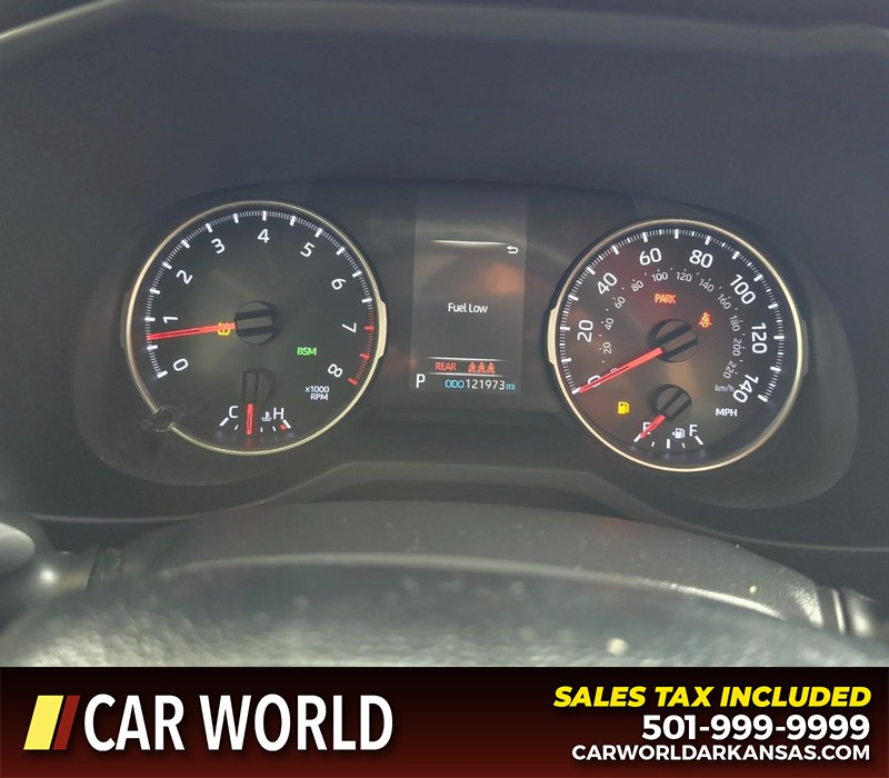 Toyota RAV4 Vehicle Full-screen Gallery Image 17