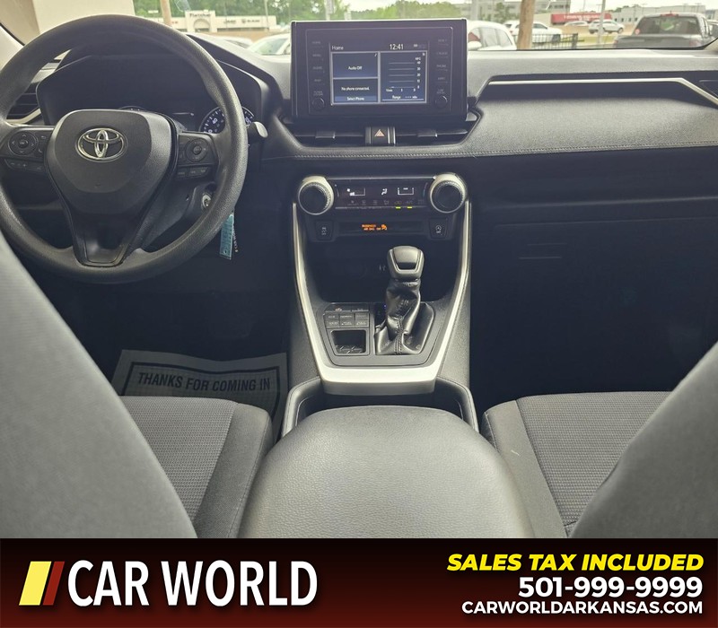 Toyota RAV4 Vehicle Full-screen Gallery Image 18
