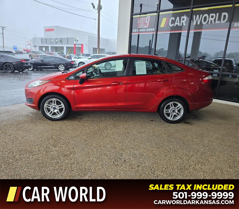 Ford Fiesta Vehicle Full-screen Gallery Image 4