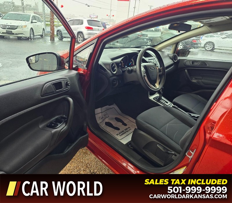 Ford Fiesta Vehicle Full-screen Gallery Image 7