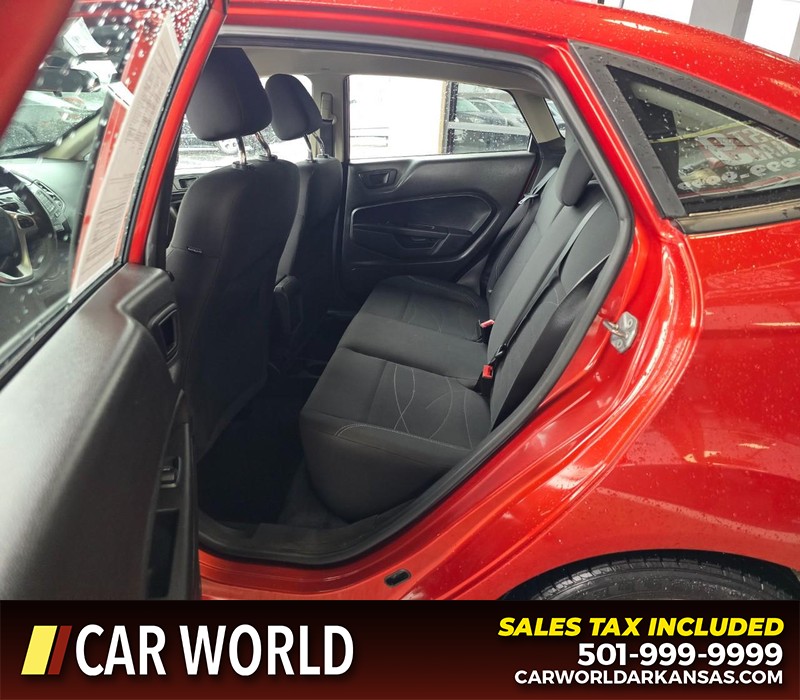 Ford Fiesta Vehicle Full-screen Gallery Image 10