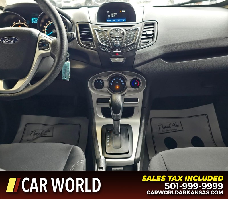 Ford Fiesta Vehicle Full-screen Gallery Image 18