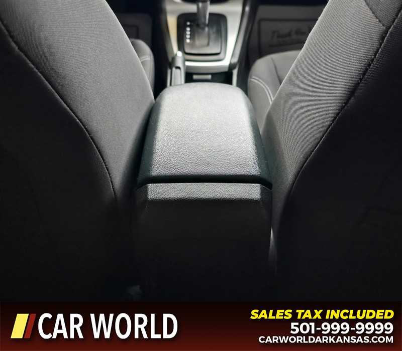 Ford Fiesta Vehicle Full-screen Gallery Image 19