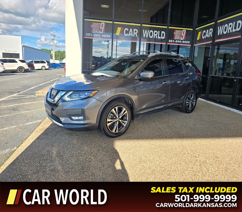 Nissan Rogue Vehicle Full-screen Gallery Image 3