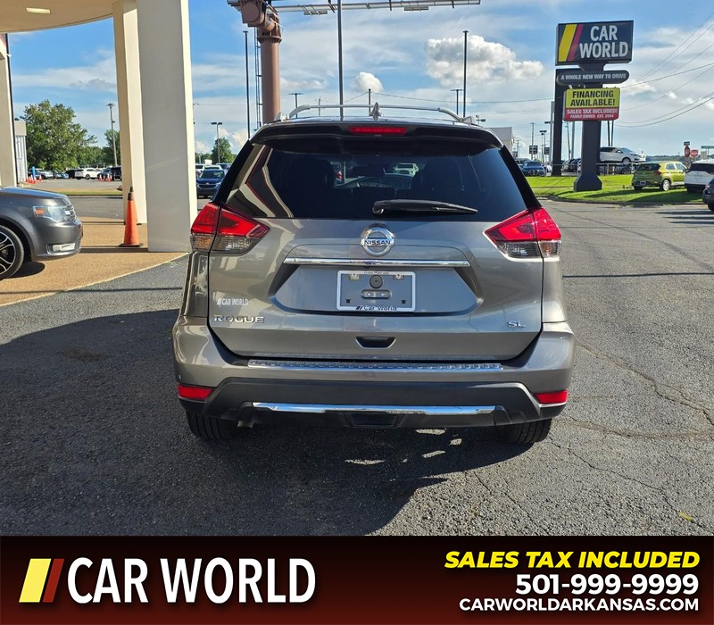 Nissan Rogue Vehicle Full-screen Gallery Image 5
