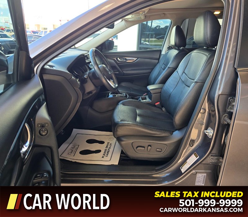 Nissan Rogue Vehicle Full-screen Gallery Image 8