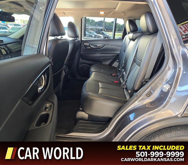 Nissan Rogue Vehicle Full-screen Gallery Image 10