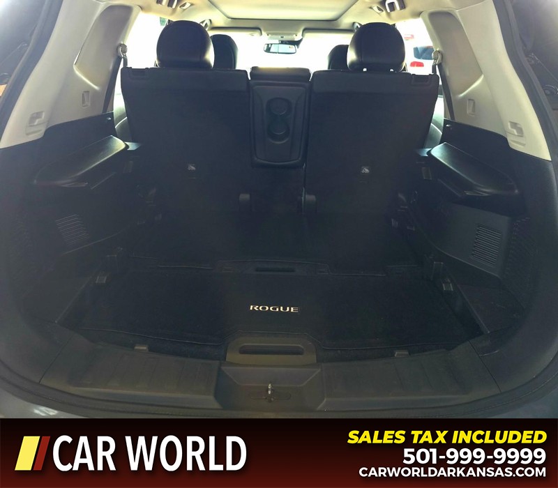 Nissan Rogue Vehicle Full-screen Gallery Image 13