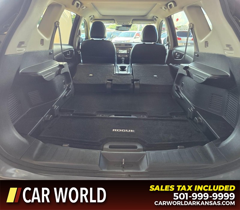 Nissan Rogue Vehicle Full-screen Gallery Image 14