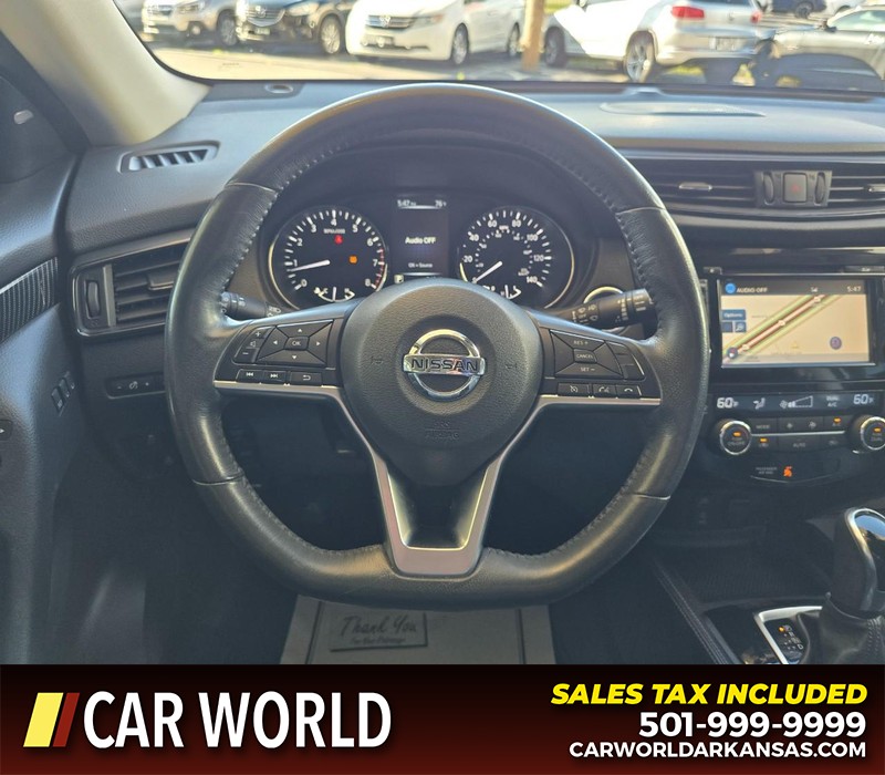 Nissan Rogue Vehicle Full-screen Gallery Image 15