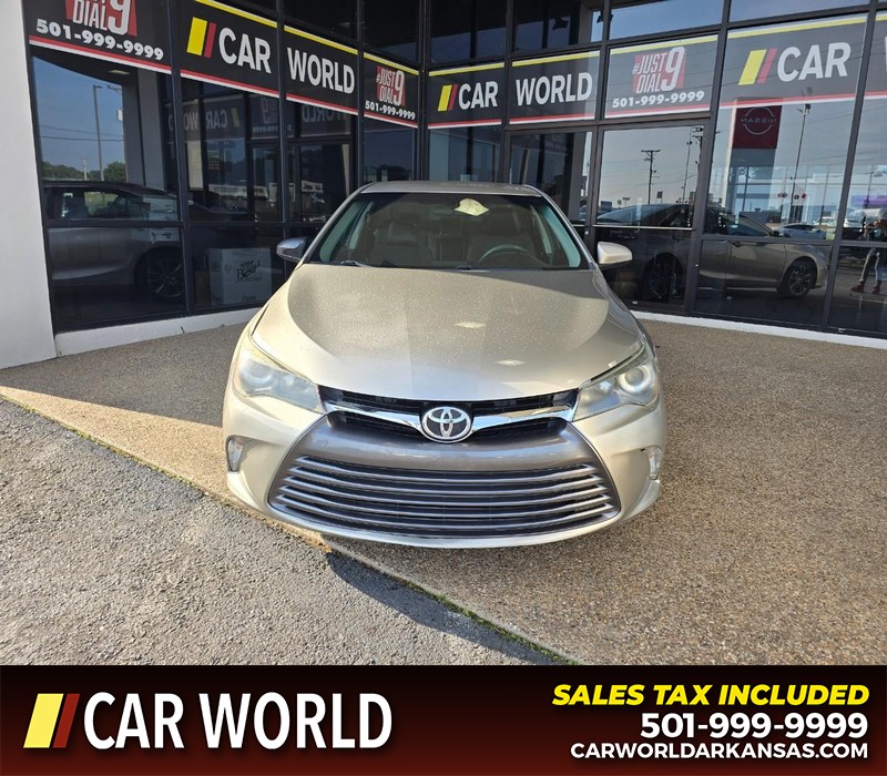 Toyota Camry Vehicle Full-screen Gallery Image 2