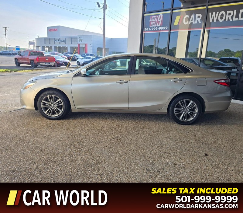Toyota Camry Vehicle Full-screen Gallery Image 4