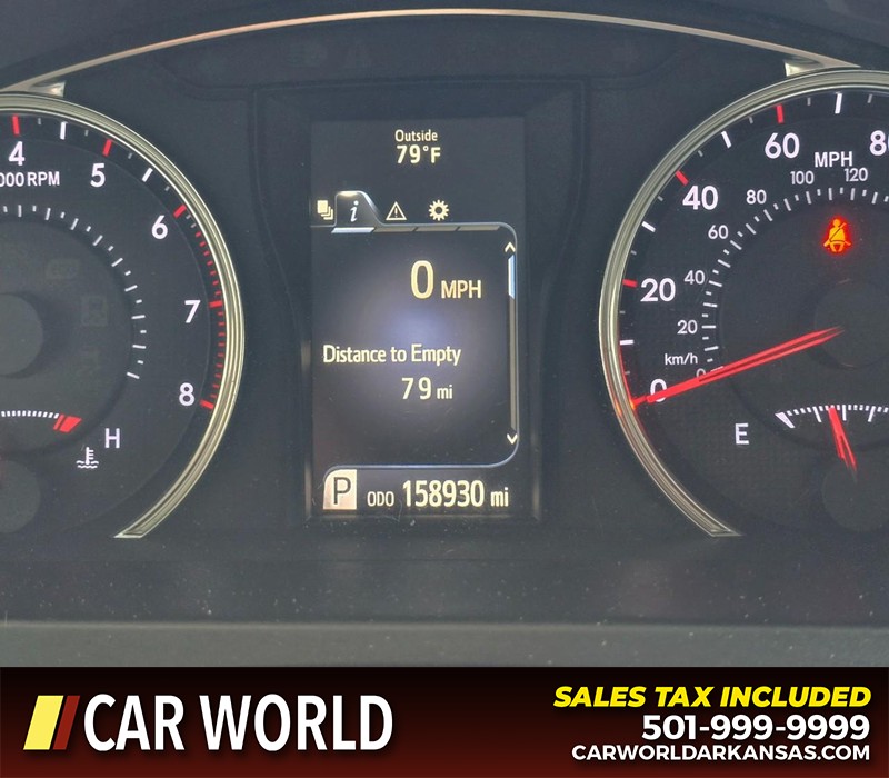 Toyota Camry Vehicle Full-screen Gallery Image 16
